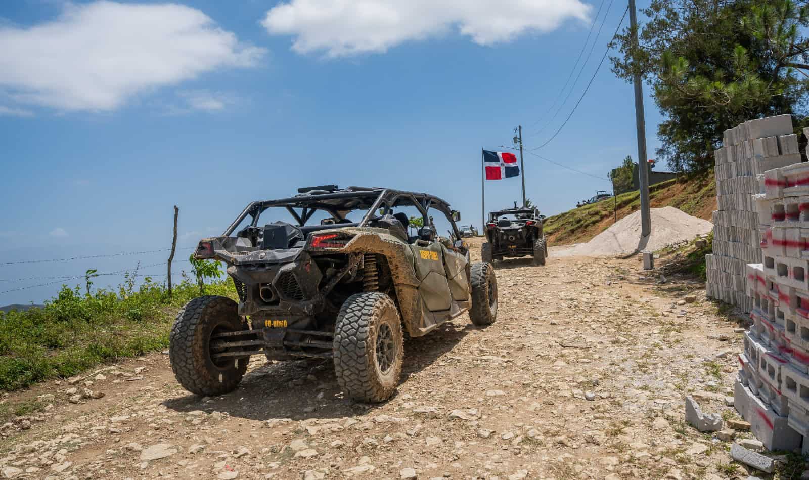 Imágenes del recorrido de supervisión del comandante general del Ejército de República Dominicana, mayor general Jorge Iván Camino Pérez (ERD) por destacamentos y puestos militares fronterizos de las provincias Elías Piña e Independencia.
