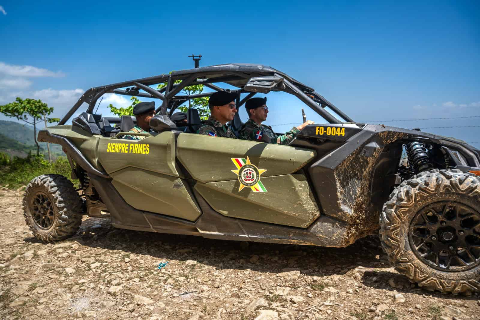Imágenes del recorrido de supervisión del comandante general del Ejército de República Dominicana, mayor general Jorge Iván Camino Pérez (ERD) por destacamentos y puestos militares fronterizos de las provincias Elías Piña e Independencia.
