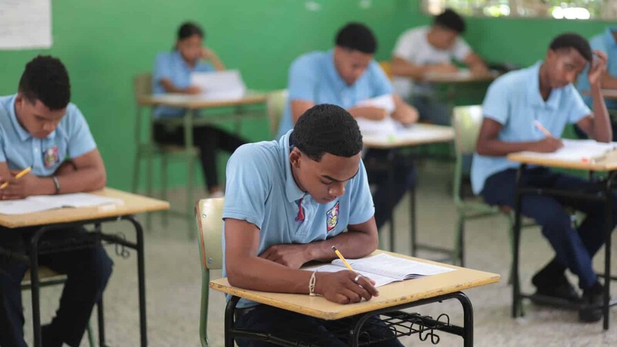 Cerca de 28 mil estudiantes son llamados para la segunda convocatoria de las Pruebas Nacionales Cerca de 28 mil estudiantes son llamados para la segunda convocatoria de las Pruebas Nacionales