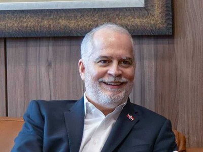 Fernández W. steps down as Superintendent of Banks, eyes higher education