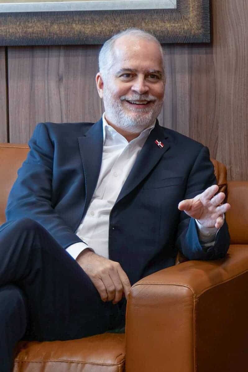 Alejandro Fernández W.: "Quiero aportar a la transformación que la educación superior necesita" Alejandro Fernández W.: "Quiero aportar a la transformación que la educación superior necesita"