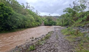 A 21 d&iacute;as del primer picazo, construcci&oacute;n del puente de Guayajayuco sigue sin comenzar