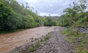 A 21 d&iacute;as del primer picazo, construcci&oacute;n del puente de Guayajayuco sigue sin comenzar