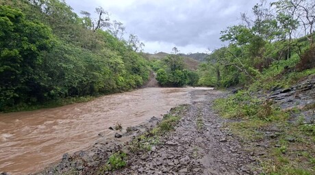 A 21 d&iacute;as del primer picazo, construcci&oacute;n del puente de Guayajayuco sigue sin comenzar