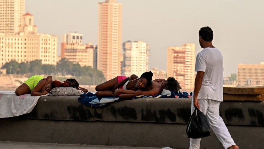 Cuba restaura la electricidad tras apagón nacional pero persisten los cortes Cuba restaura la electricidad tras apagón nacional pero persisten los cortes
