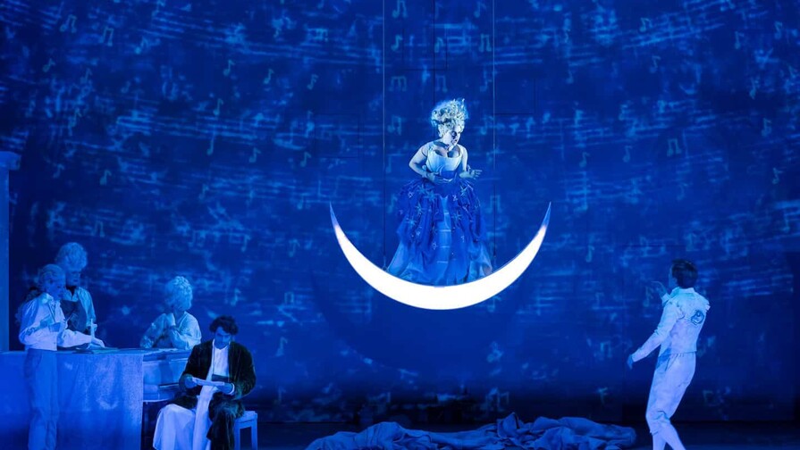 Una aplaudida Flauta m&aacute;gica con Mozart en escena abre el 75 Festival de Santander