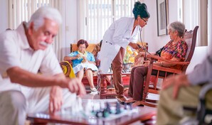 El costo de cuidar: una carga que crece mientras la poblaci&oacute;n envejece