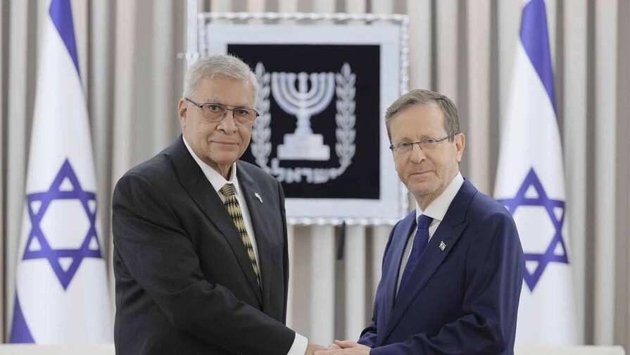 Israel recibe credenciales de seis nuevos embajadores, entre ellos los de Chile y Honduras Israel recibe credenciales de seis nuevos embajadores, entre ellos los de Chile y Honduras