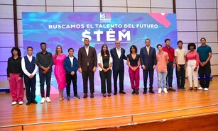 J&oacute;venes de 25 provincias son reconocidos por desarrollar iniciativas STEM