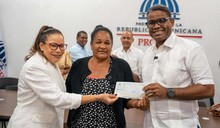 Entregan ayudas econ&oacute;micas a comerciantes afectados por ampliaci&oacute;n de avenida Los Beisbolistas