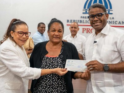Comerciantes de Manoguayabo reciben ayudas económicas