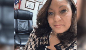 Despiden a alta funcionaria policial de Nueva York acusada de ayudar a su hijo a escapar tras un tiroteo