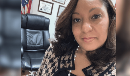 Despiden a alta funcionaria policial de Nueva York acusada de ayudar a su hijo a escapar tras un tiroteo