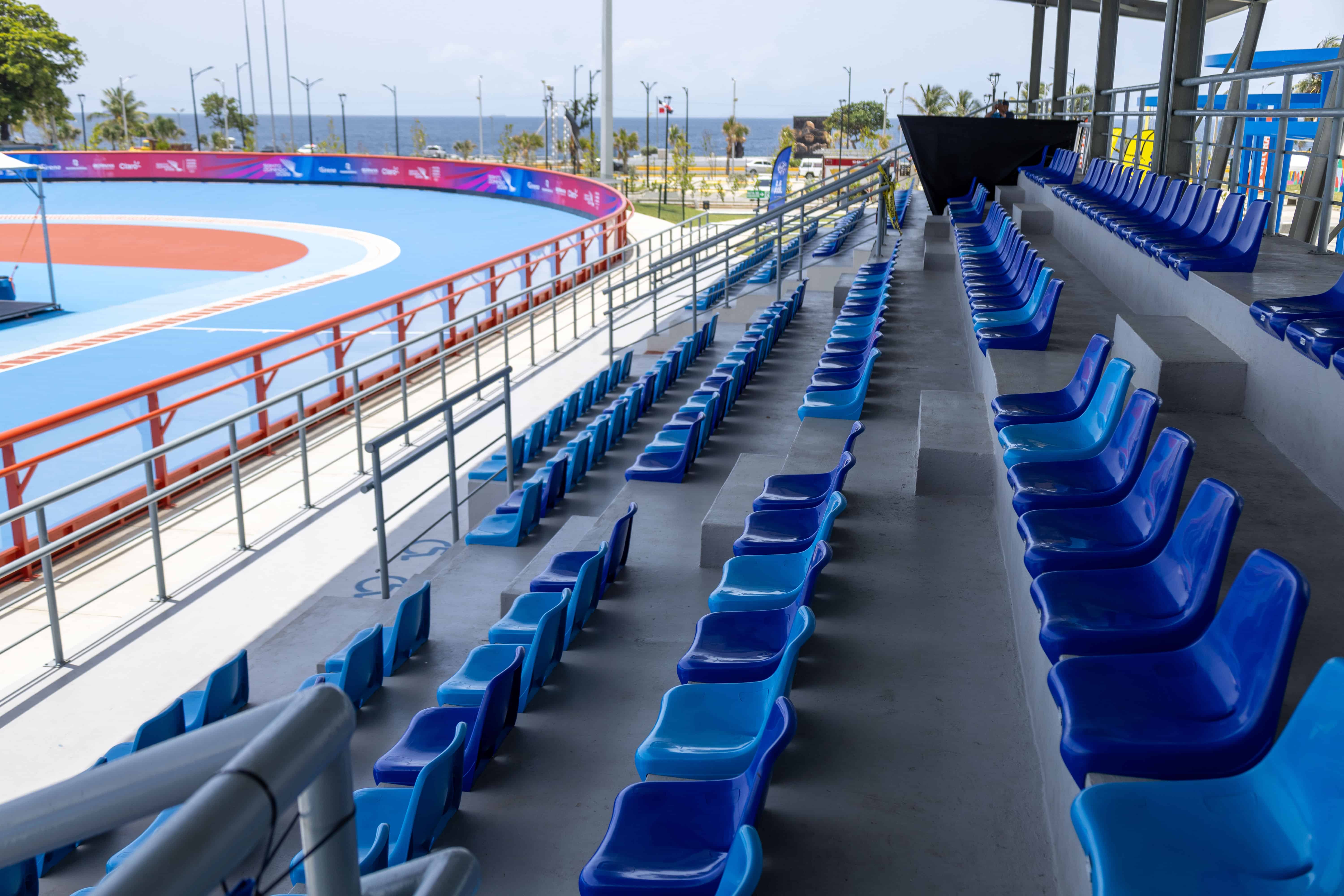 Área para el público en la pista de patinaje.