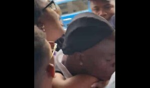 Grupo arrebata un testigo a polic&iacute;as en el Palacio de Justicia