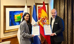 Index firma acuerdo con organizaci&oacute;n internacional para capacitar a dominicanos en el exterior