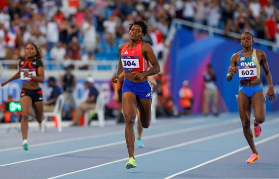 Marileidy Paulino clasifica primero a la final de los 400 metros de Santo Domingo 2026