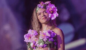 Karol G canta otro tema de su nuevo disco en un concierto en Washington