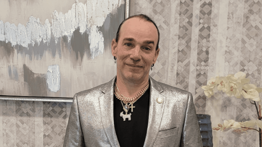 La leyenda Dr. Diubell impulsa el desarrollo de la nueva generación de artistas urbanos La leyenda Dr. Diubell impulsa el desarrollo de la nueva generación de artistas urbanos