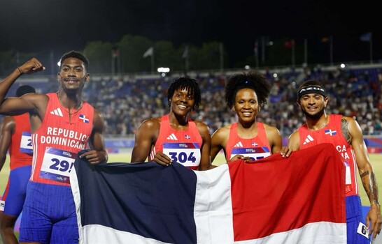 Marileidy culmina remontada dominicana para ganar el oro en el relevo mixto 4x400 metros