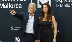 El actor Michael Douglas y el dise&ntilde;ador Pablo Erroz, embajadores Terra dHonor de Mallorca