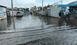 Imbornales tapados agravan inundaciones en el barrio Brisas del Este