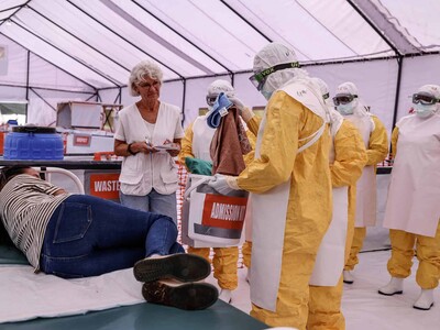 MSF a profesionales sanitarios para combatir al ébola