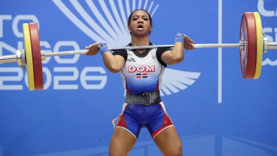 Dahiana Ortiz se ba&ntilde;a de oro en la halterofilia de Santo Domingo 2026