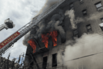 Una persona muere y 14 resultan heridas tras explosión e incendio en edificio en El Bronx