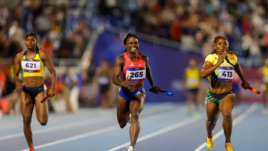 El relevo mixto dominicano de 4x100m corri&oacute; para oro, pero fue descalificado por faltas t&eacute;cnicas