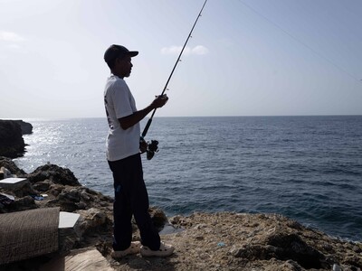 Pescadores de la capital: su rutina, dificultades y quejas