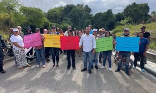 Protestan en comunidad de Santiago en reclamo de obra vial inconclusa