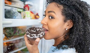 Por qu&eacute; te dan antojos de dulce: 5 causas con explicaci&oacute;n cient&iacute;fica
