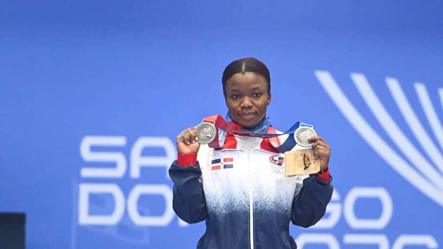 Alicia Feliz se lleva dos medallas de plata en halterofilia durante Juegos Centroamericanos