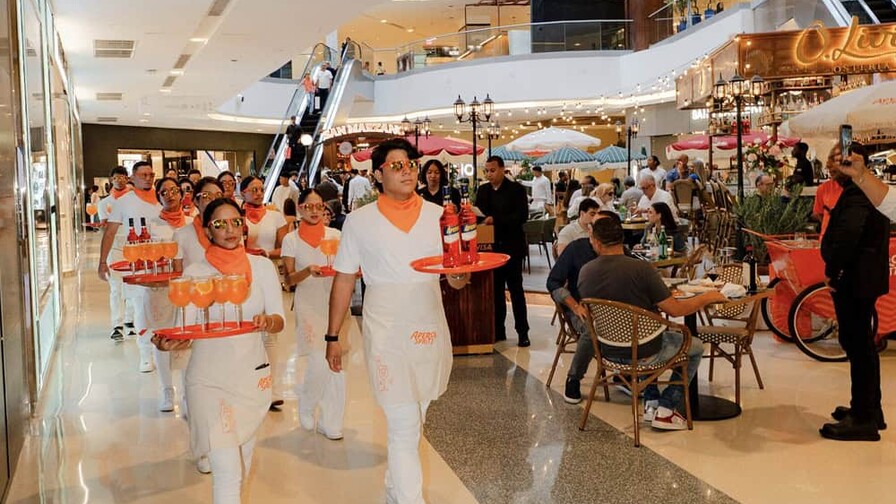 Aperol Spritz presenta su nueva botella en Rep&uacute;blica Dominicana