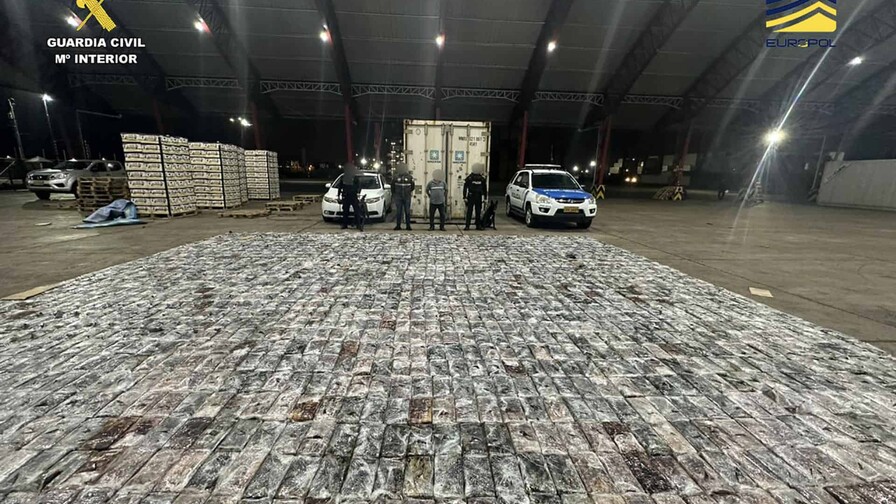 Cae red que iba a colocar 5 toneladas de coca en España en un buque portacontenedores