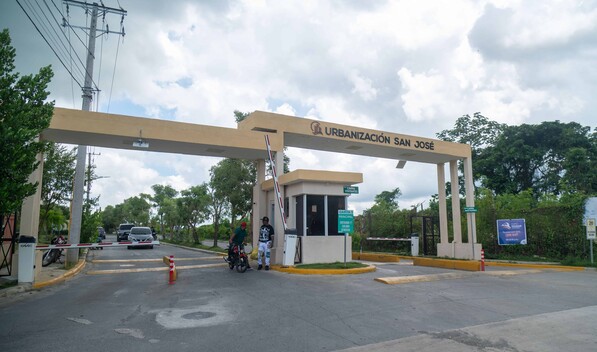 Ladrones de piezas de veh&iacute;culos azotan la urbanizaci&oacute;n San Jos&eacute; en Santo Domingo Norte