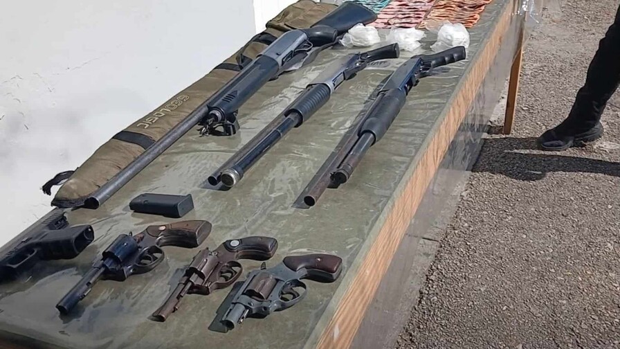 Arrestan a tres personas, ocupan armas de distintos calibres en allanamientos en Barahona Arrestan a tres personas, ocupan armas de distintos calibres en allanamientos en Barahona