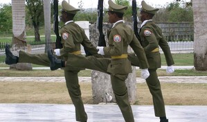 EE.UU. sanciona al ministro de Fuerzas Armadas cubano y cúpula de la industria militar