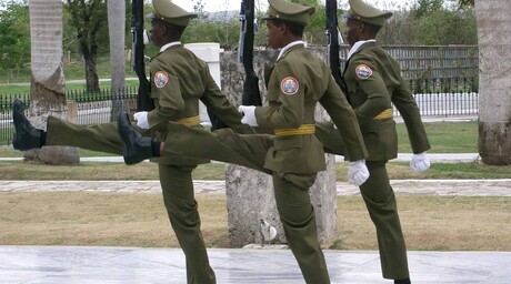 EE.UU. sanciona al ministro de Fuerzas Armadas cubano y c&uacute;pula de la industria militar