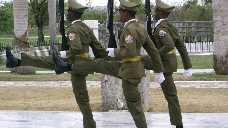 EE.UU. sanciona al ministro de Fuerzas Armadas cubano y cúpula de la industria militar