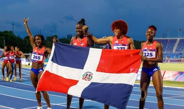 El relevo femenino 4x100 le da a RD su onceava medalla de oro en atletismo con nuevo r&eacute;cord