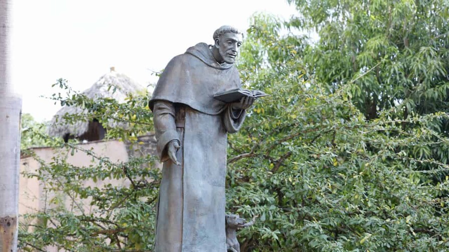 Santo Domingo conmemora sus 528 a&ntilde;os con la inauguraci&oacute;n de una escultura de su santo patrono