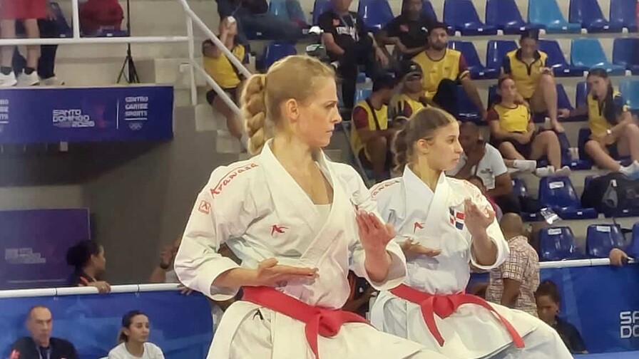 Dominicana conquista el oro en kata por equipos femenino en Santo Domingo 2026 Dominicana conquista el oro en kata por equipos femenino en Santo Domingo 2026