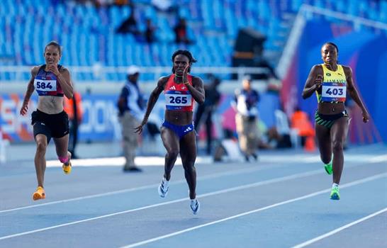 Liranyi Alonso conquista el oro en los 200 metros y completa una actuaci&oacute;n hist&oacute;rica