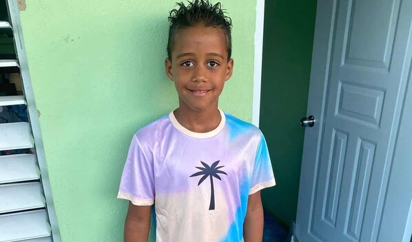 Ni&ntilde;o de 9 a&ntilde;os muere electrocutado mientras jugaba en comunidad de Santiago