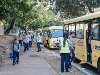 Nuevos autobuses TRAE para transporte del año escolar 2026-2027