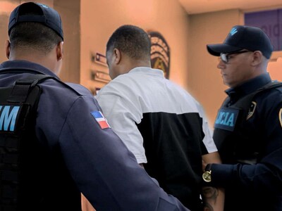 Policía arresta hombre acusado de matar baloncetista en San Carlos