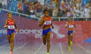 Marileidy Paulino y la noche de oro bajo la lluvia en el atletismo de los Juegos Centroamericanos