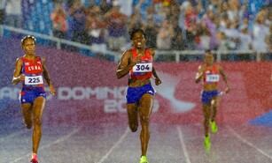 Marileidy Paulino y la noche de oro bajo la lluvia en el atletismo de los Juegos Centroamericanos